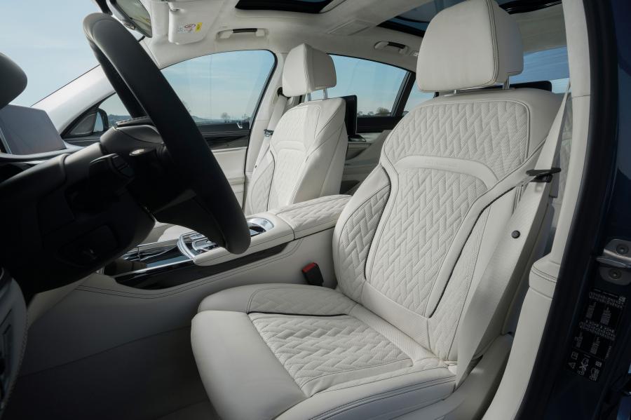 Интерьер Alpina B7 Bi-Turbo (G12) 2019 года  (WW) (фото 24 из 37)
